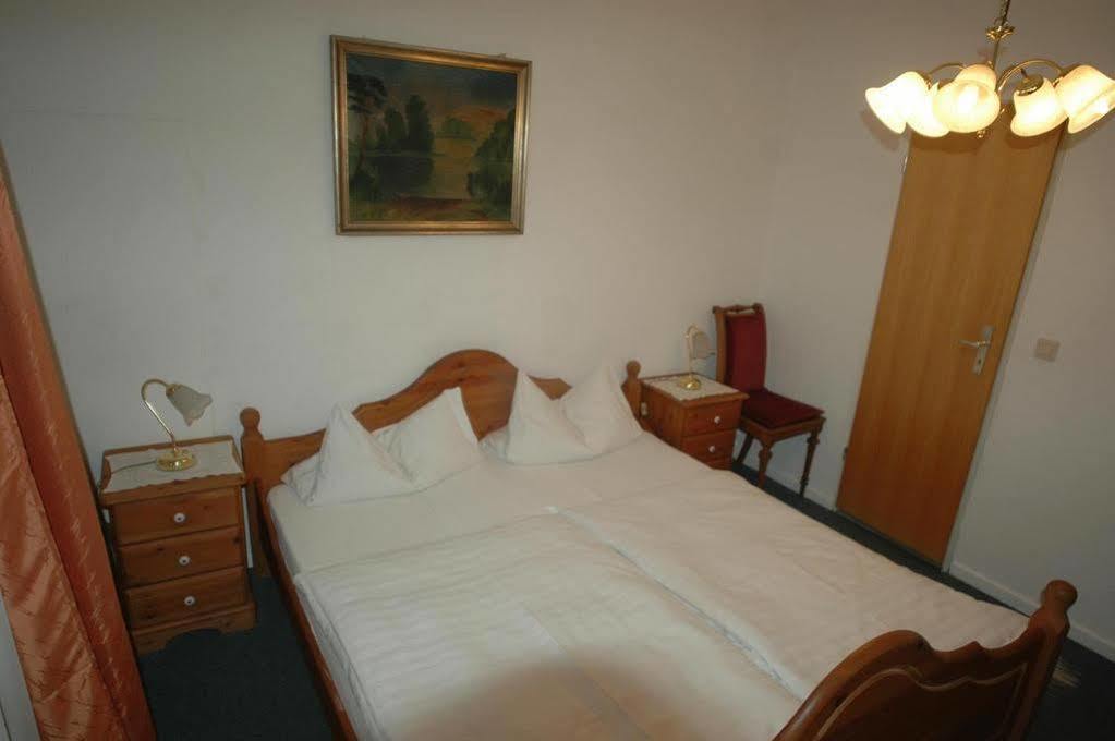 Hotel Adam Saarbrücken Buitenkant foto